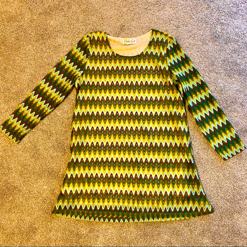 60s style mini-dress , 5 color zigzag pattern